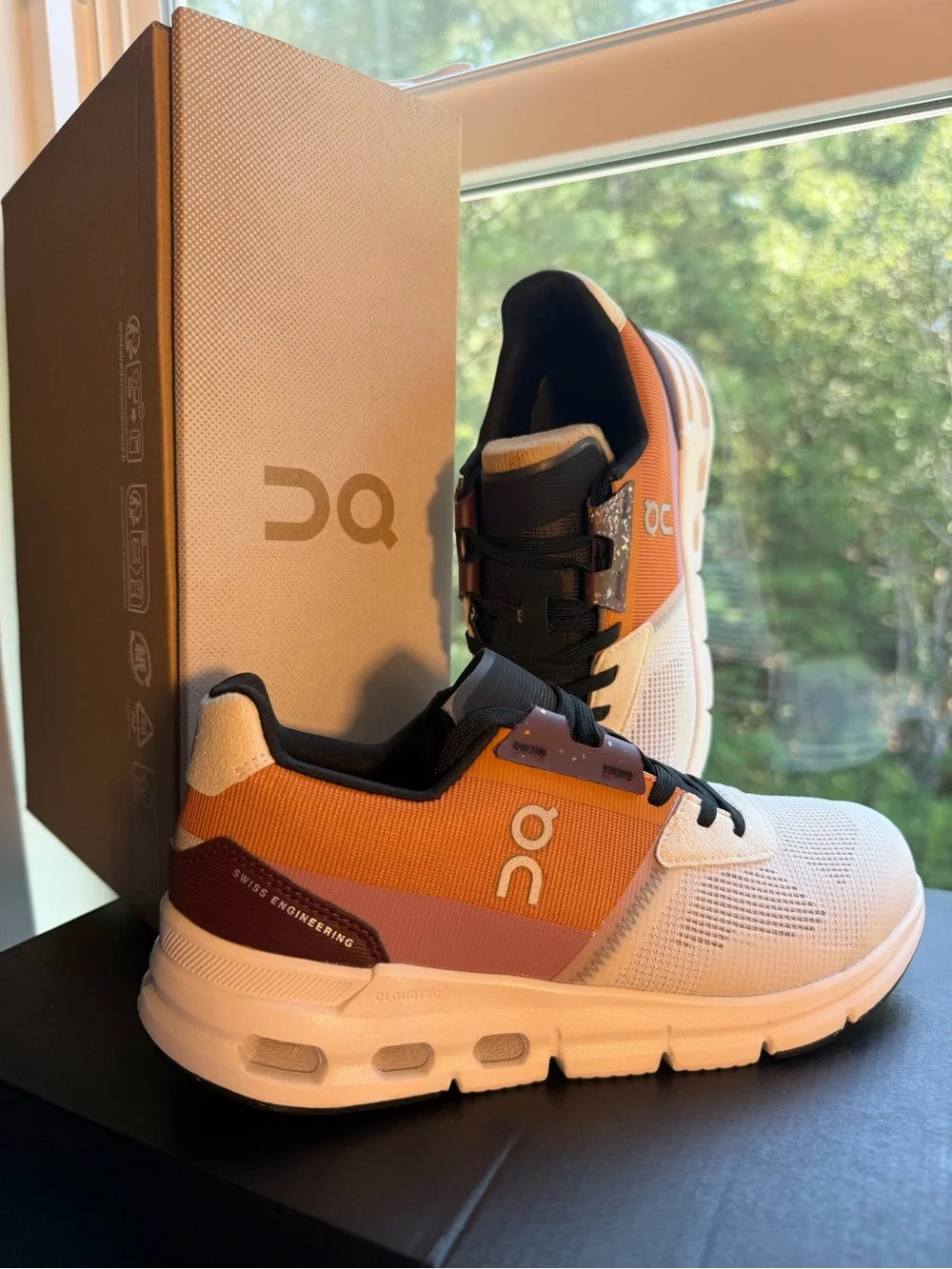 5.5 - On Running woman’s Cloudswift Orange/White Running Shoes